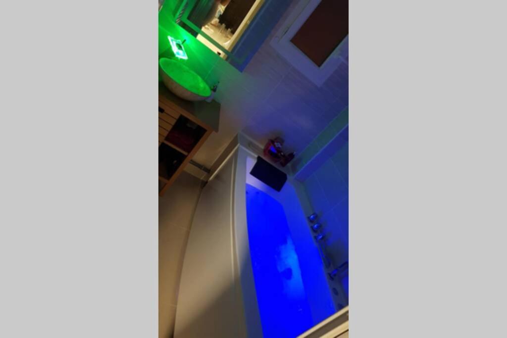 Appartement Front Vieux Port Tout Option Jacuzzi Marseilles Exterior foto